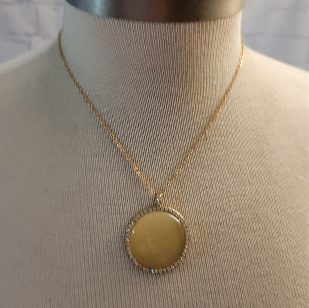 Yellow Cabachon Crystal Pendant Necklace